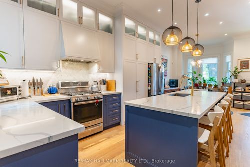 205 Boulton Ave, Toronto, ON, M4M2J8 | Card Image