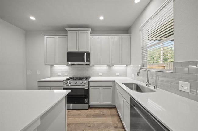 40423 Gerygone Ln, House other with 3 bedrooms, 2 bathrooms and 2 parking in Magnolia TX | Image 6