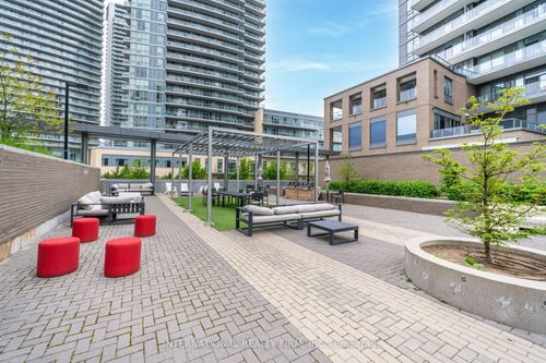 303-52 Forest Manor Road, North York, ON, M2J0E2 | Card Image