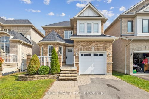 43 Chatterson St, Whitby, ON, L1R0B3 | Card Image