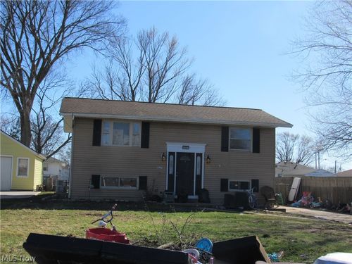 1227 W 25th Pl, Lorain, OH, 44052-4525 | Card Image