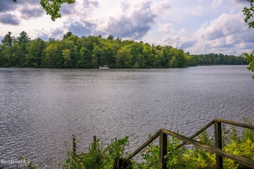 65 Canterbury Ln, Hinsdale, MA, 01235-9229 | Card Image