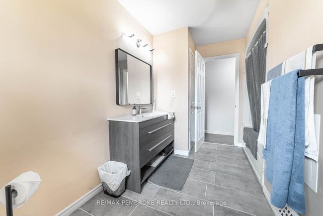 115 Mckee Rd, House other with 4 bedrooms, 4 bathrooms and 4 parking in Deep River ON | Image 18