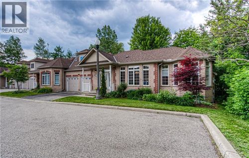 9-100 Idle Creek Dr, Kitchener, ON, N2A4H3 | Card Image