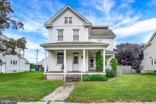 2405 S Queen St, YORK, PA, 17402-4942 | Card Image