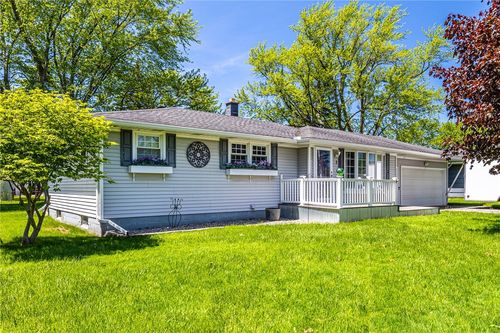 7 E Crest Dr, Gates, NY, 14606-4702 | Card Image