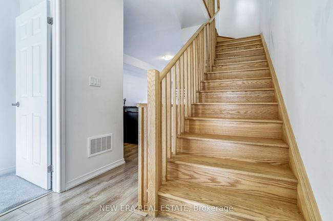 207 Danzatore Path, Condo with 5 bedrooms, 3 bathrooms and 1 parking in Oshawa ON | Image 13