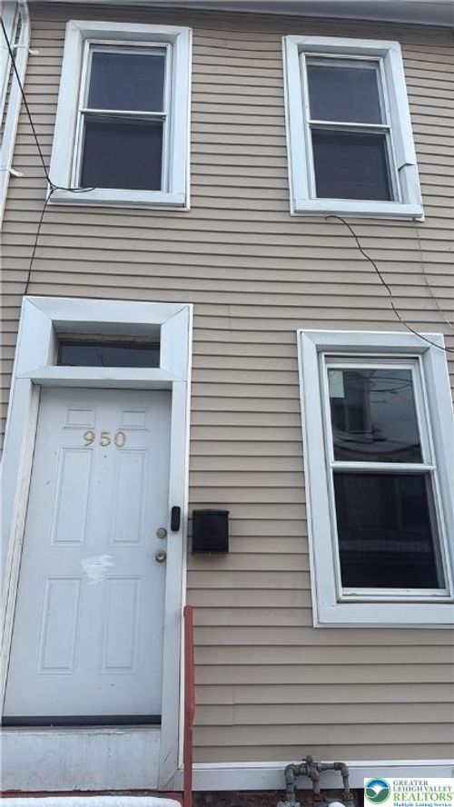 950 North St, Allentown, PA, 18102-5557 | Card Image