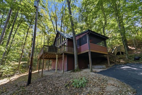 2 Diamond Dr, Stanton, KY, 40380-9752 | Card Image