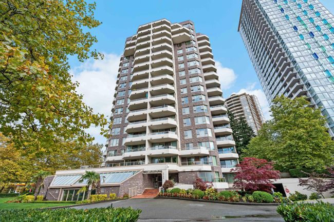 401 - 5790 Patterson Avenue, Condo with 2 bedrooms, 2 bathrooms and 1 parking in Burnaby BC | Image 1