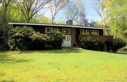 4 Northrop Rd, Woodbridge, CT, 06525-1719 | Card Image