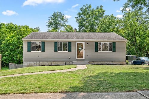 114 Darnley Dr, Coraopolis, PA, 15108-9752 | Card Image