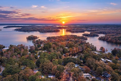 109 Cove Ln, Eutawville, SC, 29048-8765 | Card Image