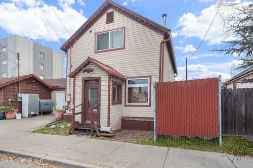 207 Wickersham Street, Fairbanks, AK, 99701 | Card Image