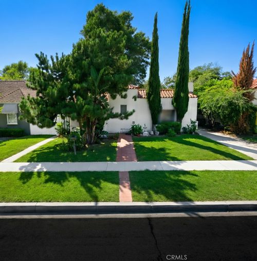 5851 Troost, North Hollywood, CA, 91601 | Card Image