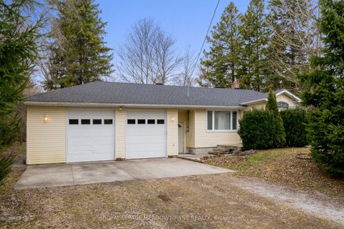 208 Martin St, King City, ON, L7B1J5 | Card Image