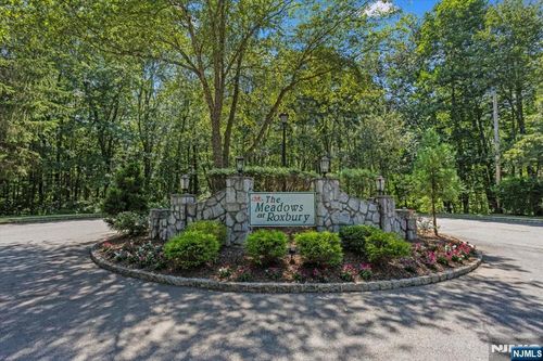 56 Woods Edge Dr, Succasunna, NJ, 07876-1283 | Card Image