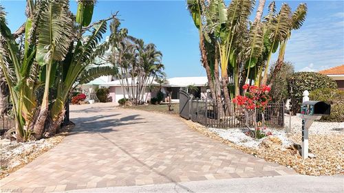 5650 Williams Dr, FORT MYERS BEACH, FL, 33931-4032 | Card Image