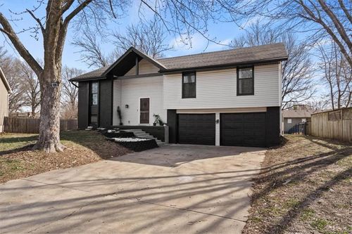 12318 S Locust Cir, Olathe, KS, 66062-1126 | Card Image