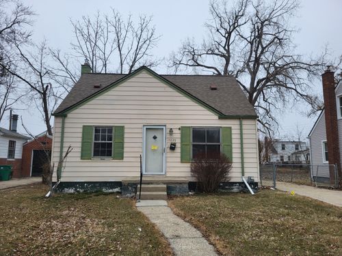 15335 Semrau Ave, Eastpointe, MI, 48021-1520 | Card Image
