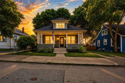 61 Nathanael Avenue, Pawtucket, RI, 02860 | Card Image