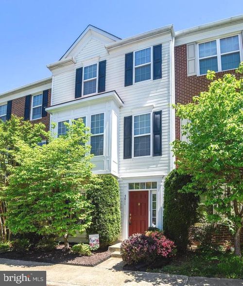5011 Cool Fountain Ln, CENTREVILLE, VA, 20120-3086 | Card Image