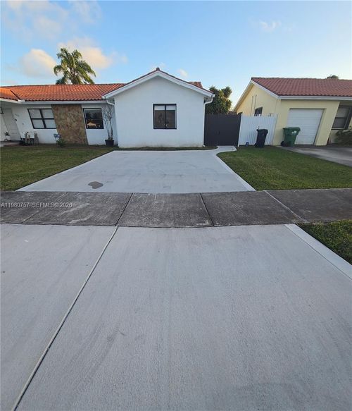 11250-11250 Sw 138th St, Miami, FL, 33176-6421 | Card Image