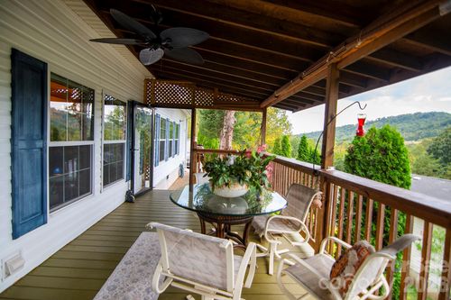 304 Golden Aster Rd, Swannanoa, NC, 28778-8200 | Card Image