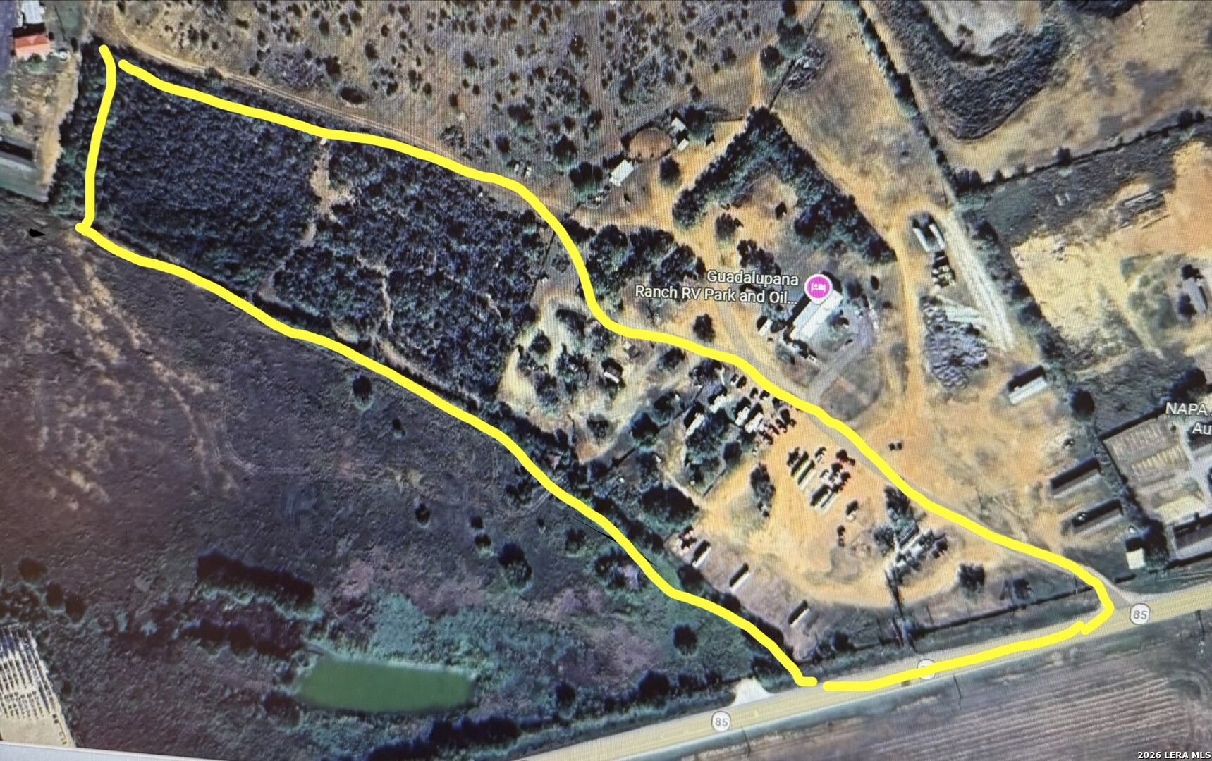 Land in Dilley