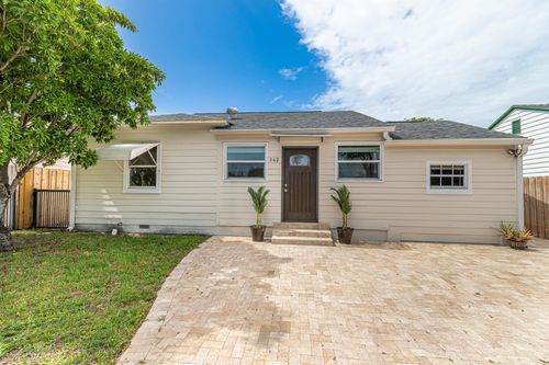 942 Sunset Rd, West Palm Beach, FL, 33401-7544 | Card Image
