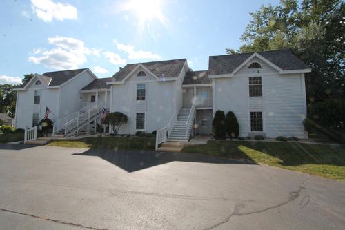 125-300 Foxwood Drive, Waterford, WI, 53185 | Card Image