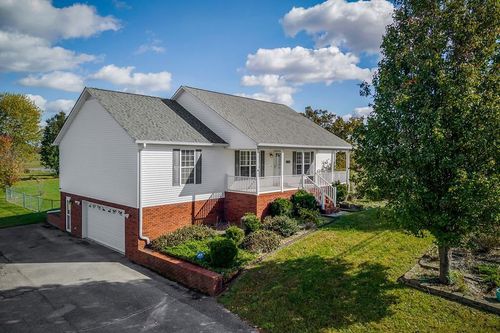 1520 Hawkins Crawford Rd, Cookeville, TN, 38501-6662 | Card Image