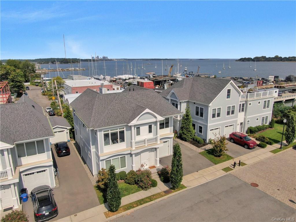 Island Pt, Bronx, NY 10464