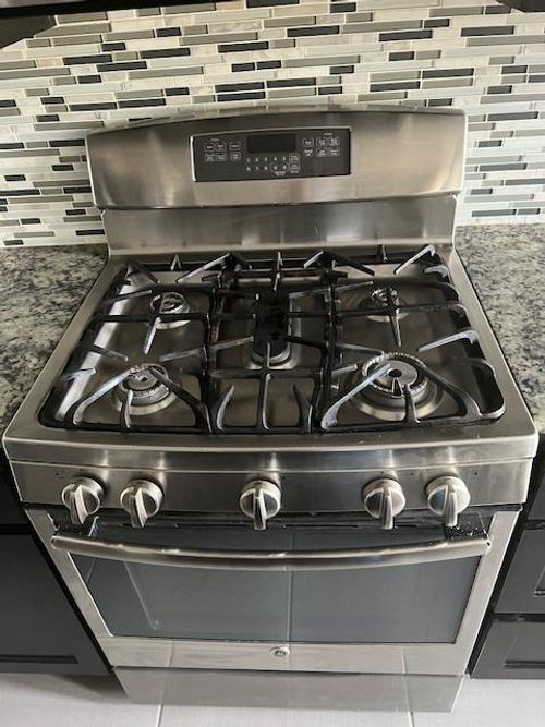 1100 Lindsey Ln, Moore, OK, 73160-8452 | Card Image