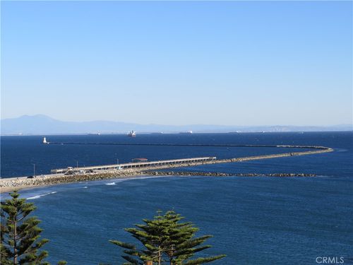 3935 Bluff Pl, San Pedro, CA, 90731-7127 | Card Image