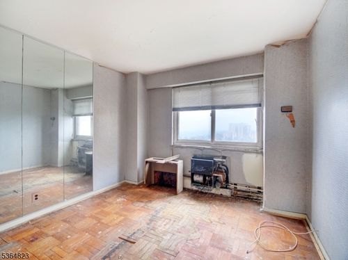 apt-18nn-377 S Harrison St, East Orange, NJ, 07018-1208 | Card Image