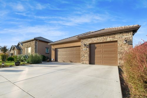 1890 Tamworth Ave, Tulare, CA, 93274-1165 | Card Image