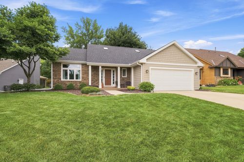 8081 Hidden Cir, Chanhassen, MN, 55317-9620 | Card Image
