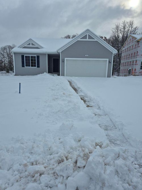 530 Hawk Wood Ct, Cedar Springs, MI, 49319-8965 | Card Image