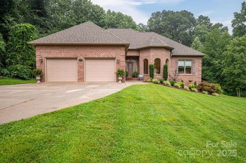 543 Roy Eaker Rd, Cherryville, NC, 28021-8206 | Card Image