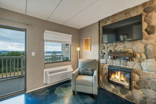 307-375 Endicott St N, Laconia, NH, 03246 | Card Image
