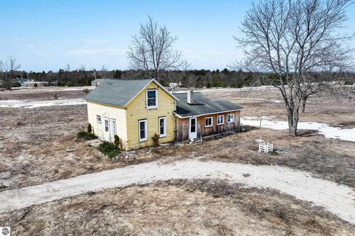 17140 Honor Hwy, Interlochen, MI, 49643-9669 | Card Image