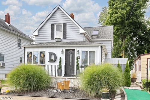 19 Ryle Park Ave, Woodland Park, NJ, 07424-2527 | Card Image