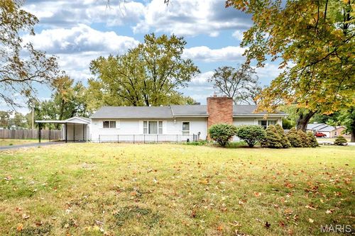311 Utz Ln, Hazelwood, MO, 63042-2729 | Card Image
