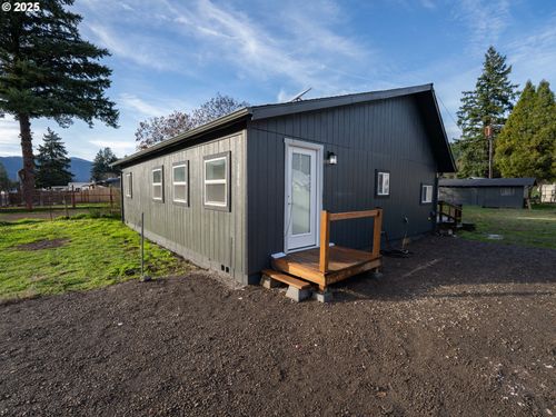 47875 Elgin Ave, Oakridge, OR, 97463-9542 | Card Image