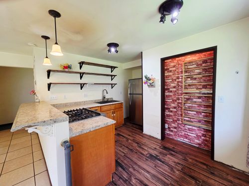 117-485 Waianuenue Ave, Hilo, HI, 96720-2548 | Card Image