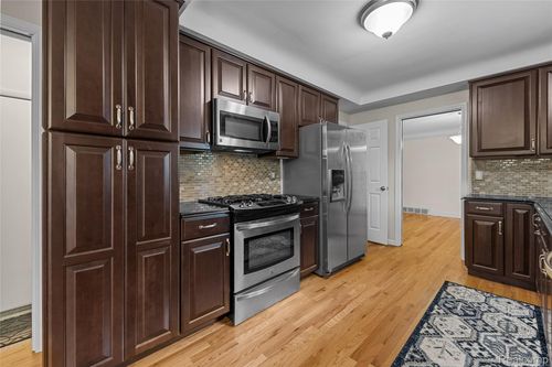 31671 Nixon St, Beverly Hills, MI, 48025-4043 | Card Image