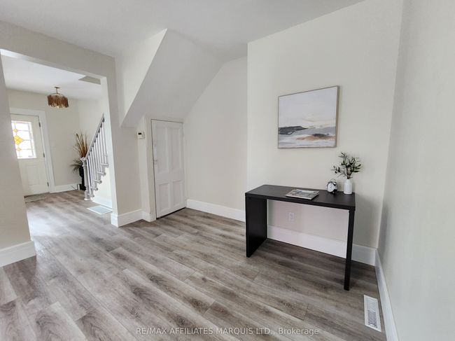 14 Oak St, House attached with 3 bedrooms, 2 bathrooms and 2 parking in Lancaster ON | Image 5