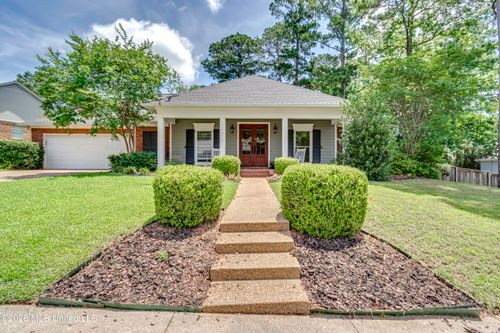 1020 Northshore Village Dr, Brandon, MS, 39047-8658 | Card Image