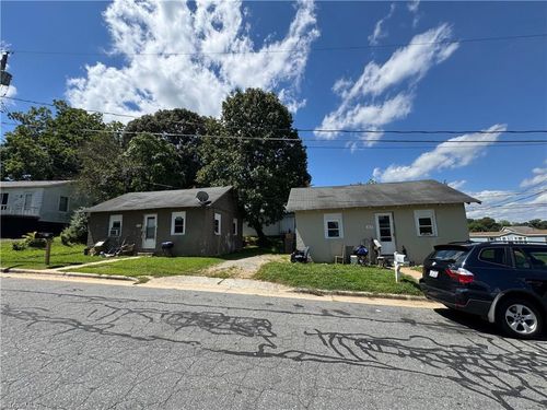 210 N Franklin St, Reidsville, NC, 27320-2512 | Card Image